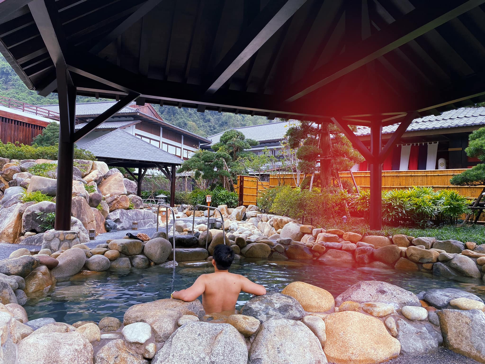 Tắm suối khoáng nóng Yoko Onsen Quang Hanh